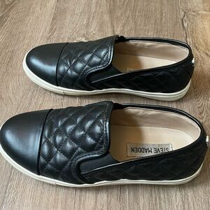 Steve Madden Zaander black flocked leather sneakers slip on shoes ~ size 5M